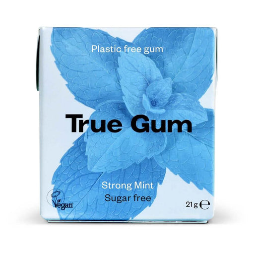 Green True Gum Strong Mint chewing gum package 21g, showcasing vitamin and mineral supplements.